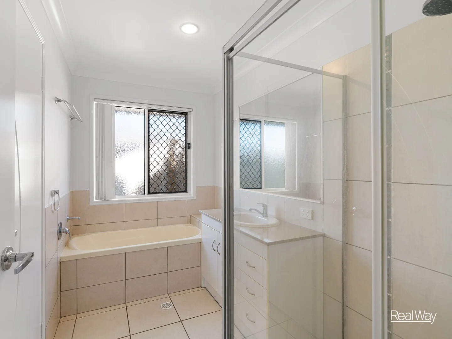 Additional image 8 of 684 Greenwattle Street, Harristown QLD 4350