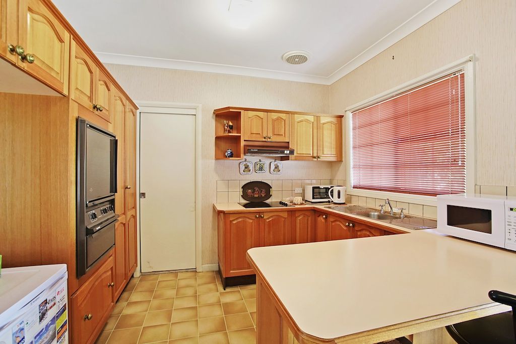 Villa 3/5 Regreme Road, PICTON NSW 2571, Image 2