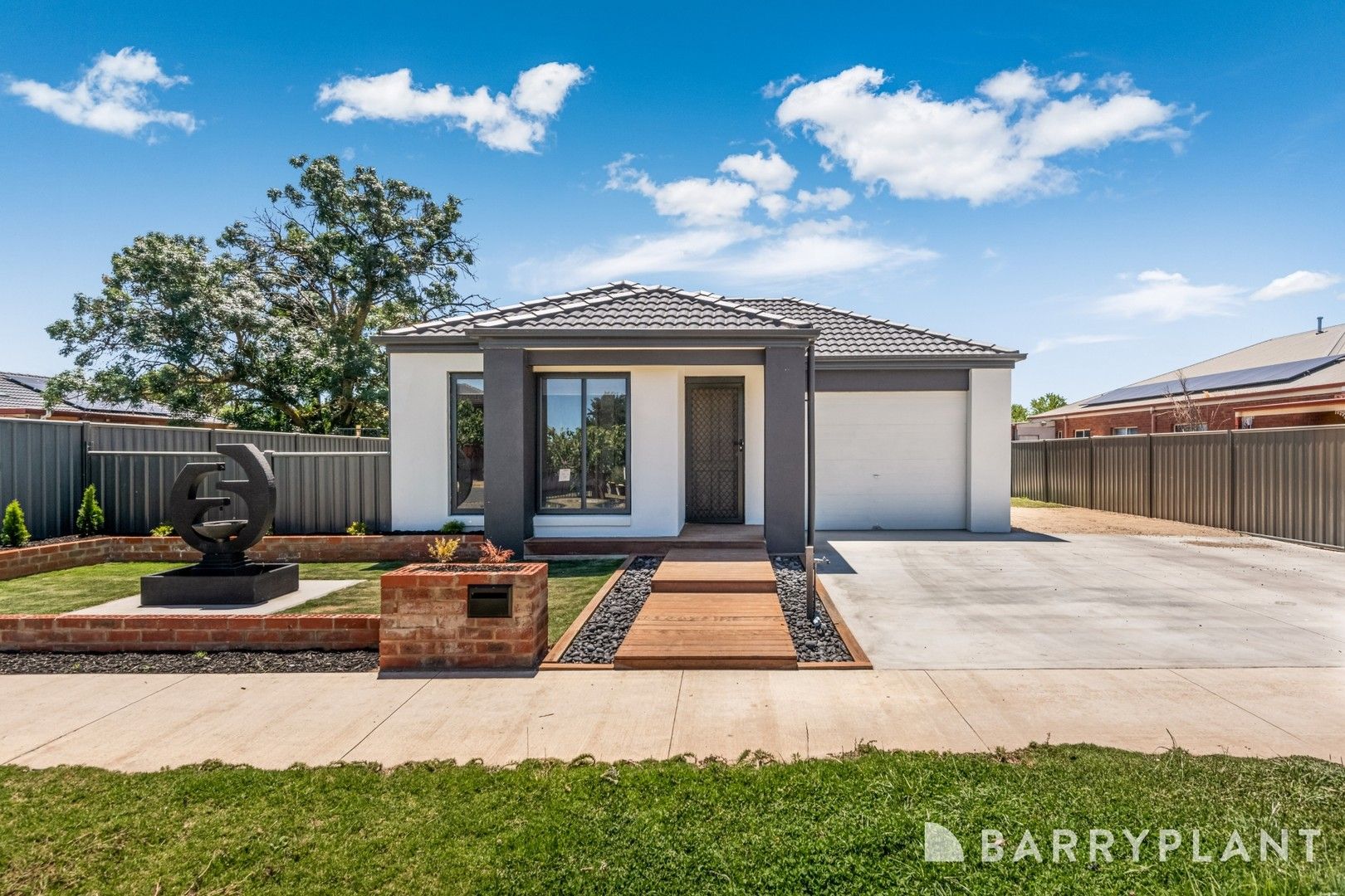 3 bedrooms House in 73 Ironstone Road EPSOM VIC, 3551