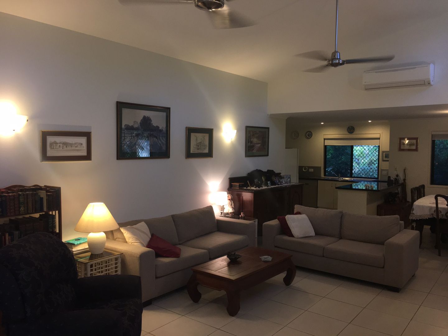 Unit 2/4A Kentia Ave, Moore Park Beach QLD 4670, Image 2