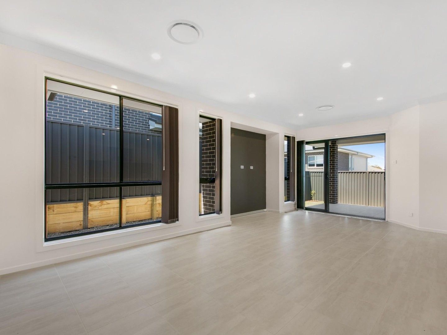 4 bedrooms House in 15 Orticelli Street ROUSE HILL NSW, 2155