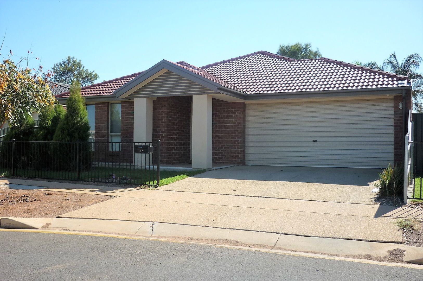 Andrews Farm SA 5114 3 beds house for Sale, 285,000 305,000