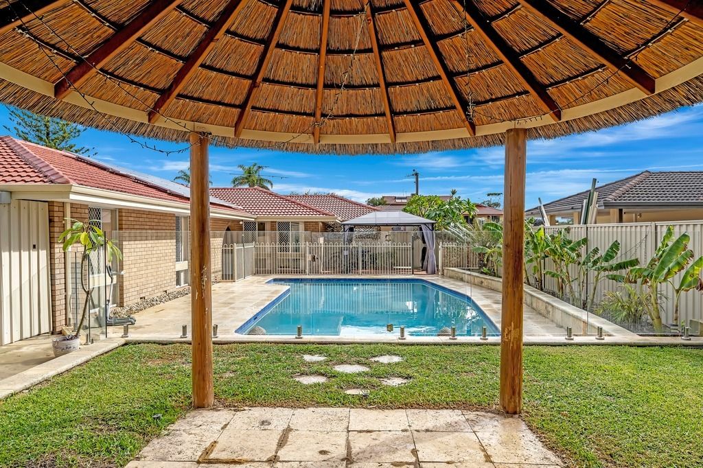 4 bedrooms House in 27 Sievewright St SILVER SANDS WA, 6210