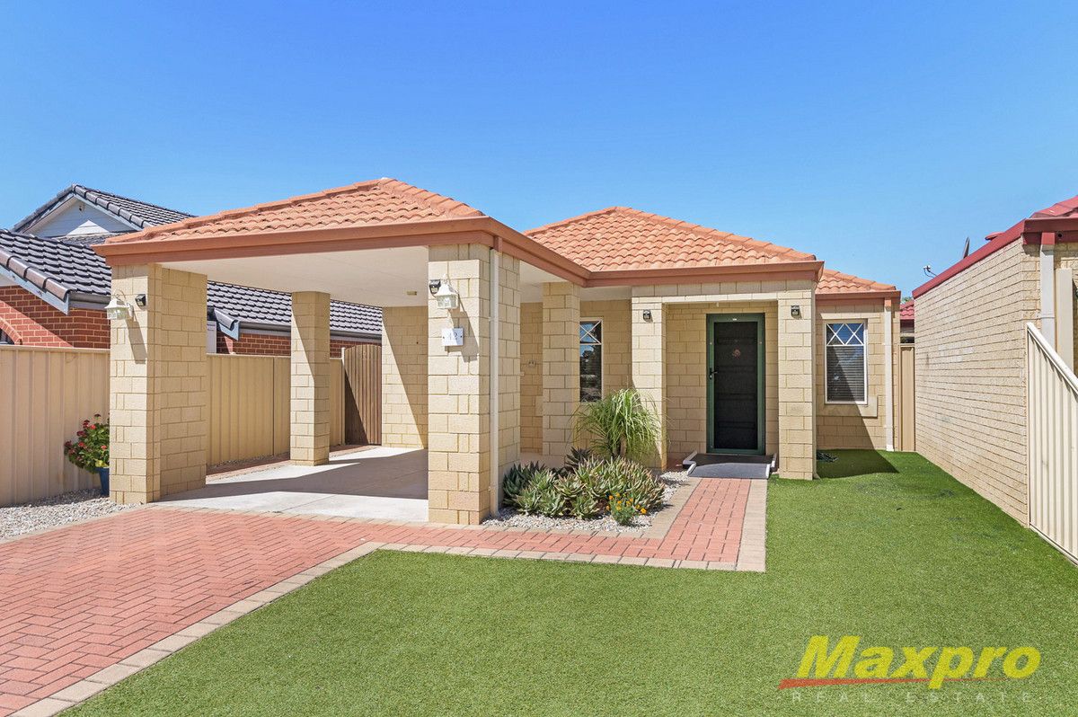 3 bedrooms House in 42 Figtree Drive CANNING VALE WA, 6155