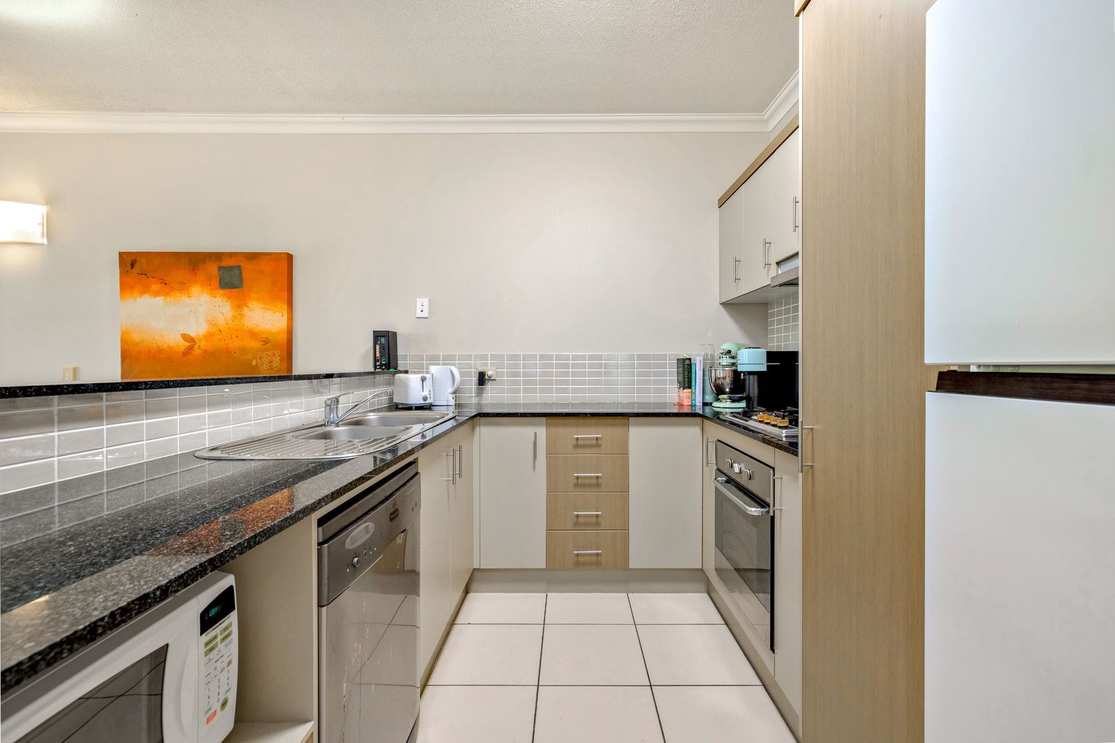 417/12-21 Gregory Street, Westcourt QLD 4870, Image 2