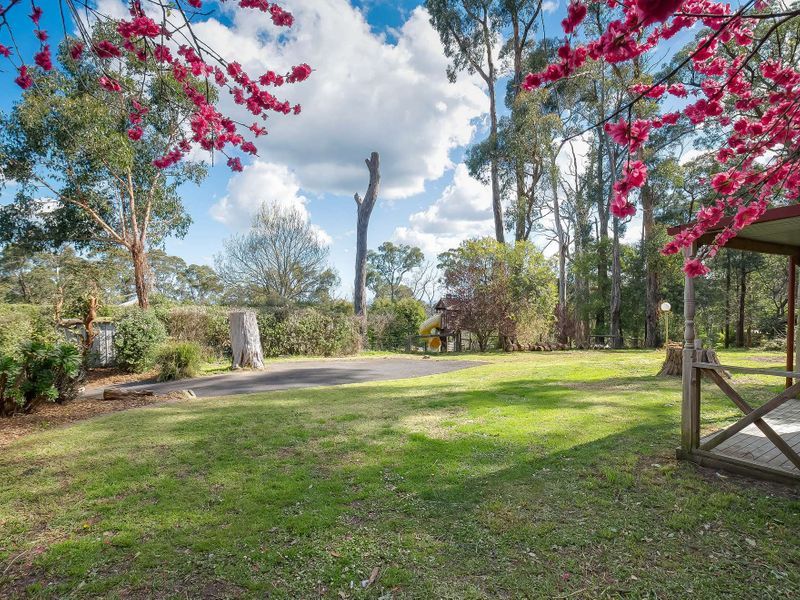 2 Ash Grove, Menzies Creek VIC 3159, Image 0