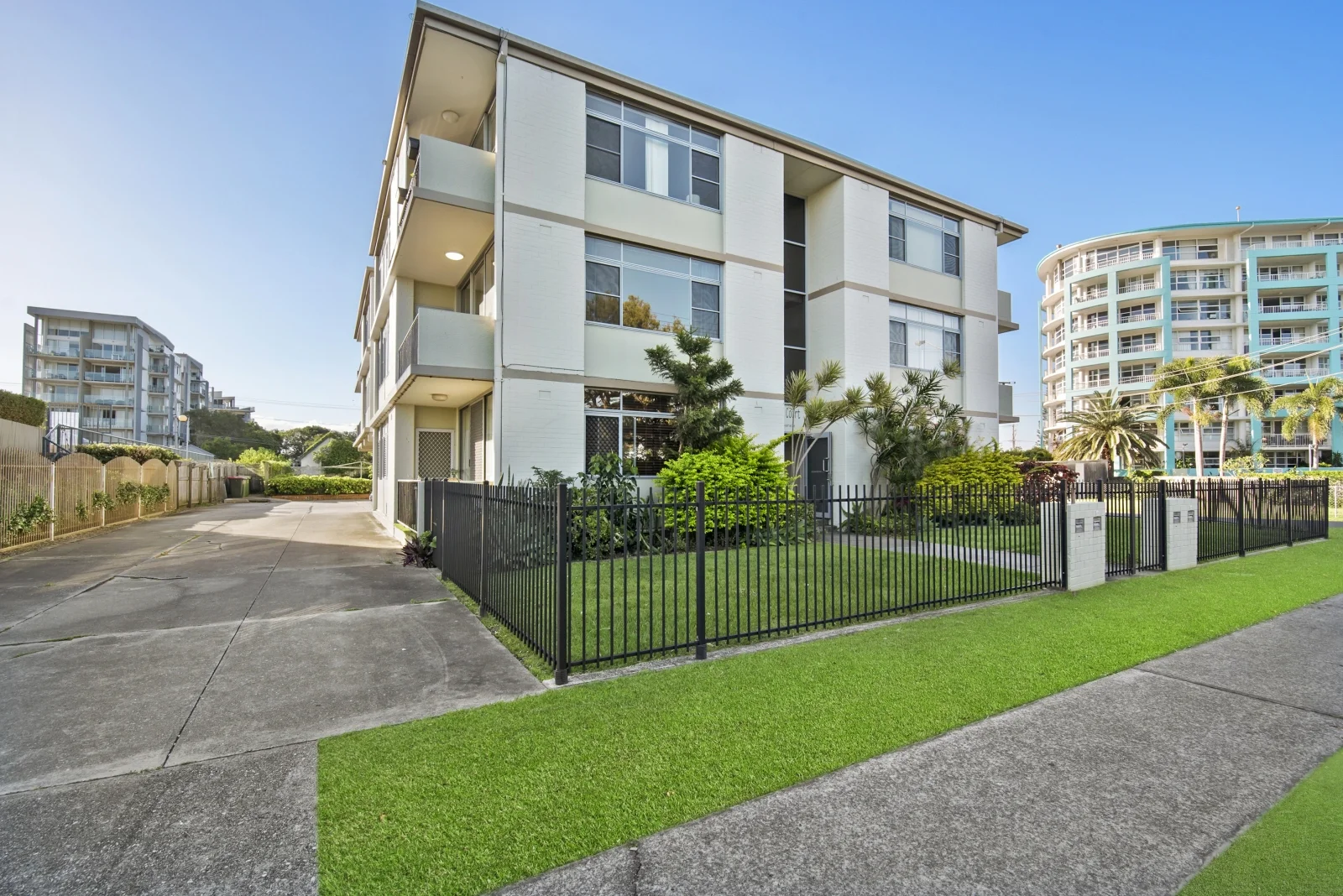 Additional image 11 of 4/73 Marine Parade, Redcliffe QLD 4020