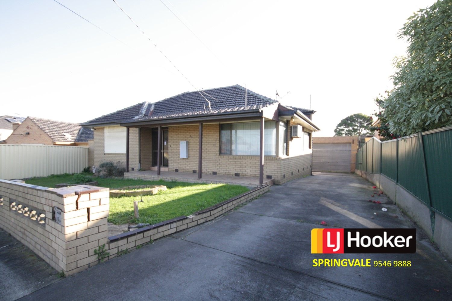 8 bedrooms House in 64 Royal Avenue SPRINGVALE VIC, 3171