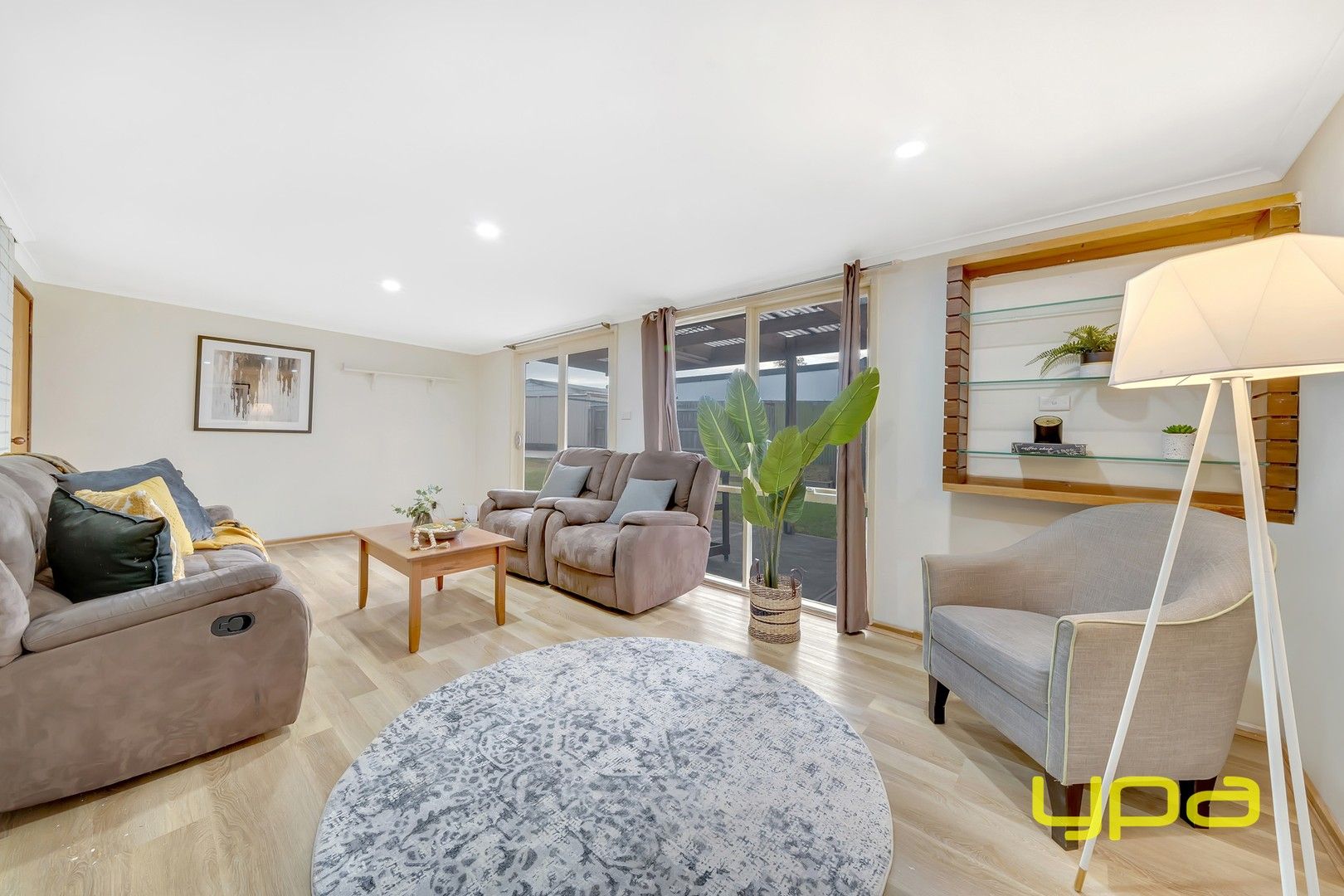 3 bedrooms House in 27 Valepark Crescent CRANBOURNE VIC, 3977
