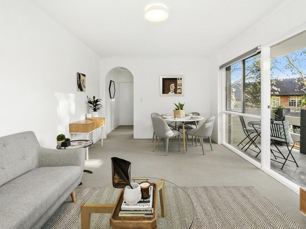 1 bedrooms Apartment / Unit / Flat in UNIT 24/98-100 BURNS BAY ROAD LANE COVE NSW, 2066