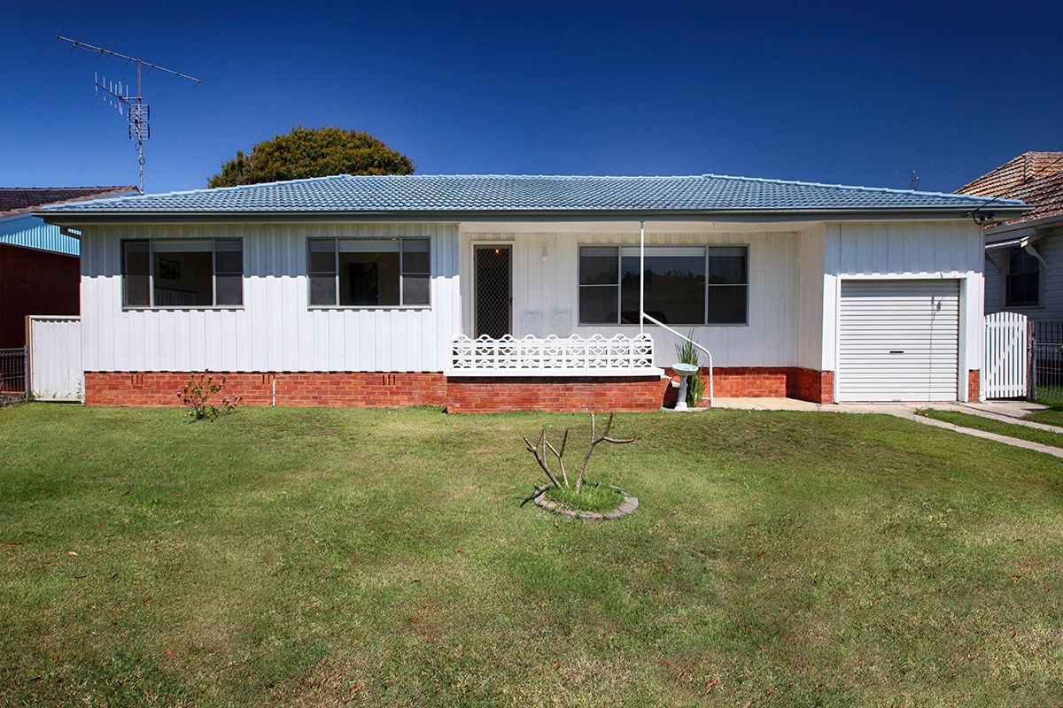 8 Maneela Street, Forster NSW 2428, Image 0