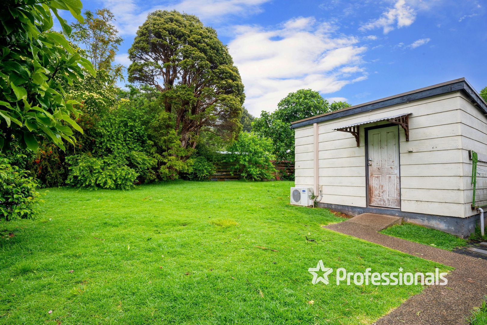 6 Sylvan Avenue, Warburton VIC 3799, Image 2