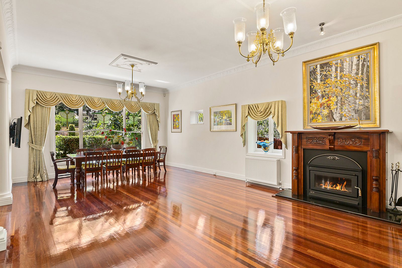 2 Pine Avenue, Camberwell VIC 3124, Image 2