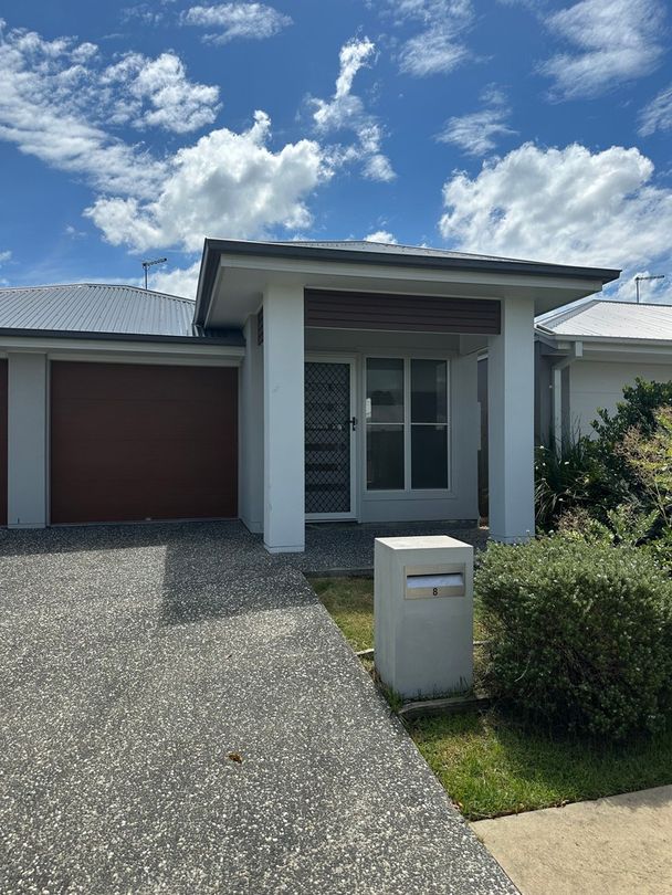 4 bedrooms House in 8 BELL STREET SILKSTONE QLD, 4304