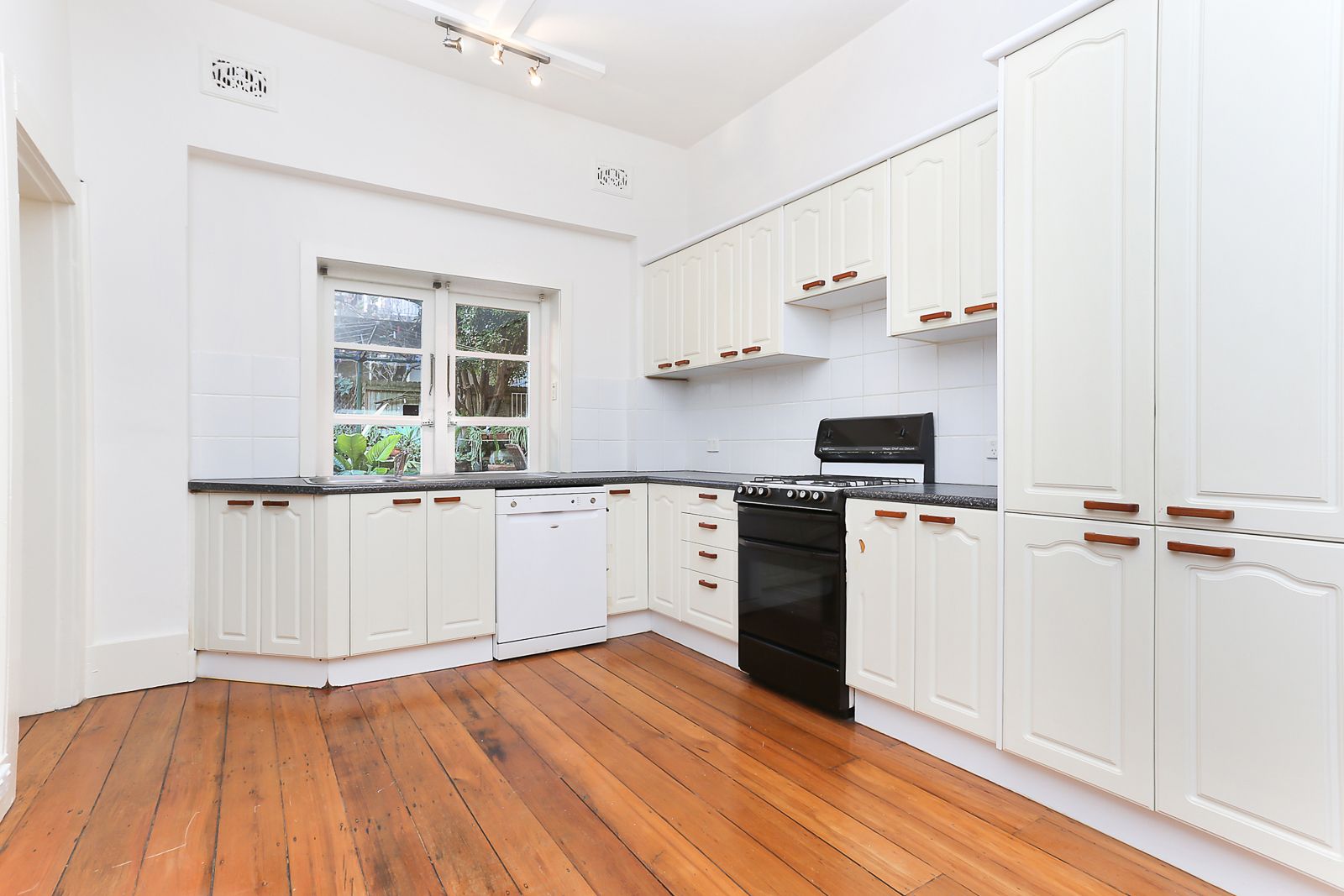 2/54 Lamrock Avenue, Bondi Beach NSW 2026 Apartment For Rent Domain