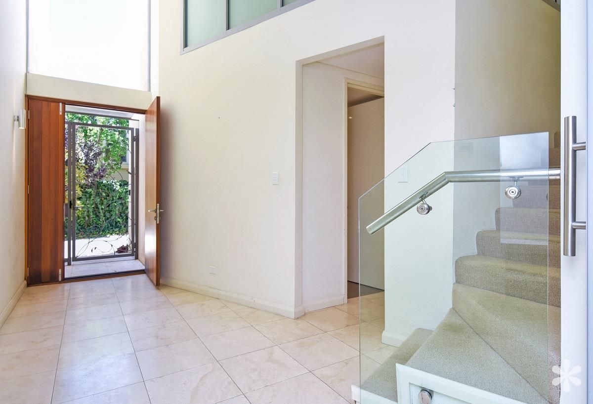 3 bedrooms Townhouse in 1/2b Queenslea Drive CLAREMONT WA, 6010
