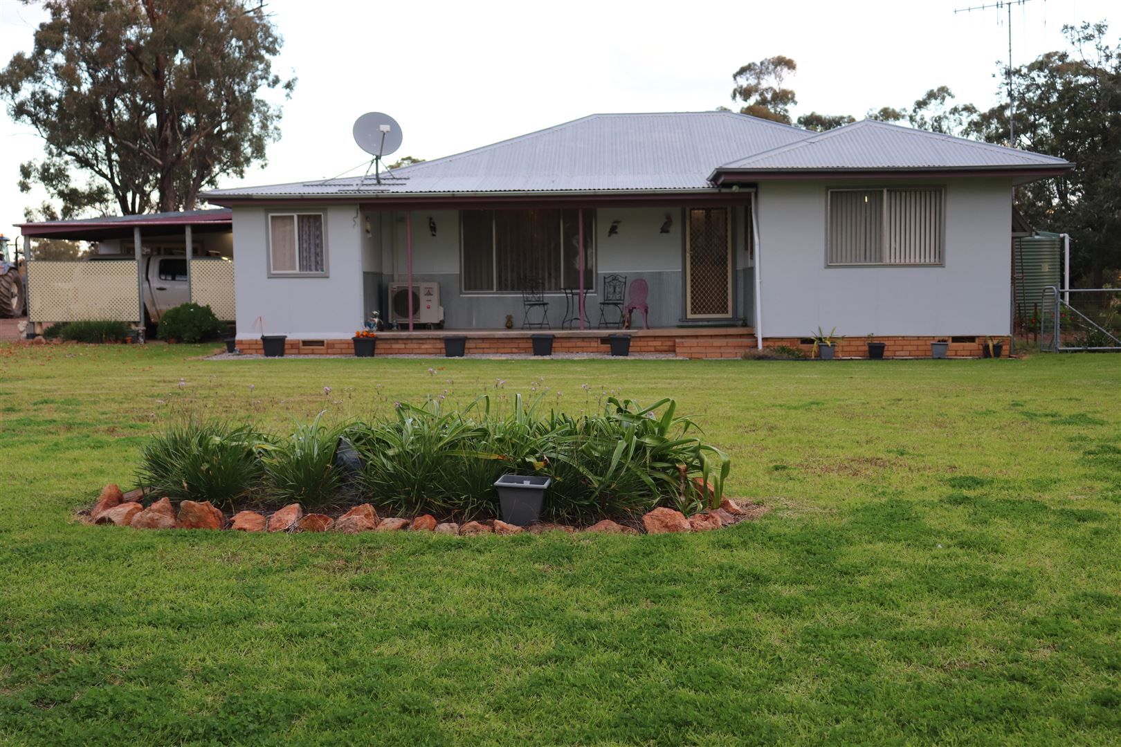 987 Boorr Hills Road, Parkes NSW 2870, Image 2