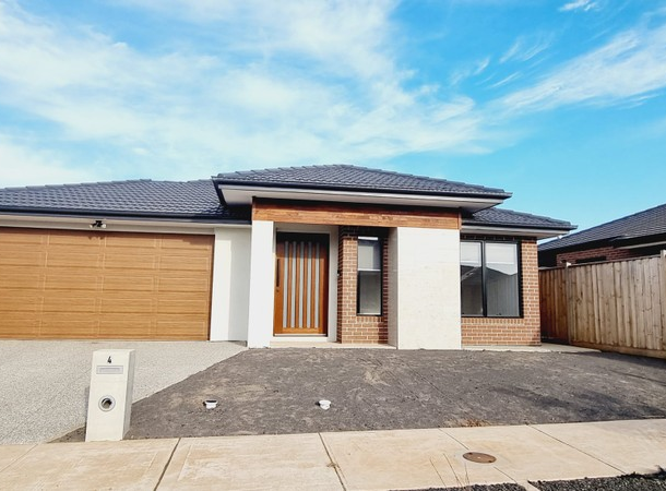 4 Neville Street, Thornhill Park VIC 3335