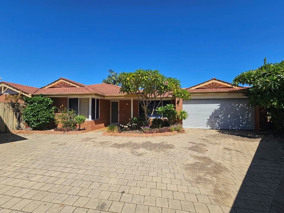3 bedrooms House in 50B Towncentre Drive THORNLIE WA, 6108