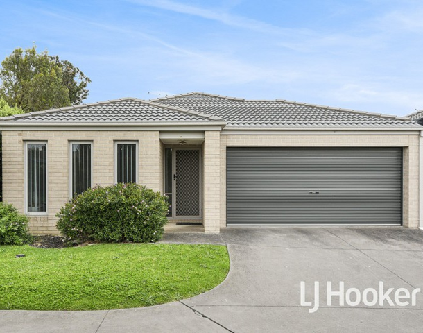 9/30 Sir Thomas Drive, Pakenham VIC 3810