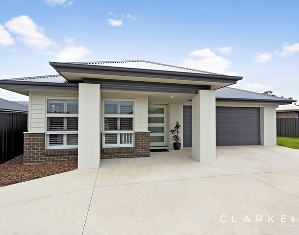 11 Grenache Crescent, Cliftleigh NSW 2321