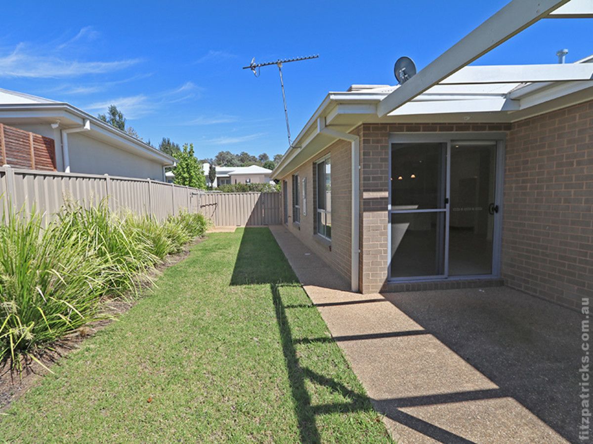 5/9 Clarence Place, Tatton NSW 2650, Image 2