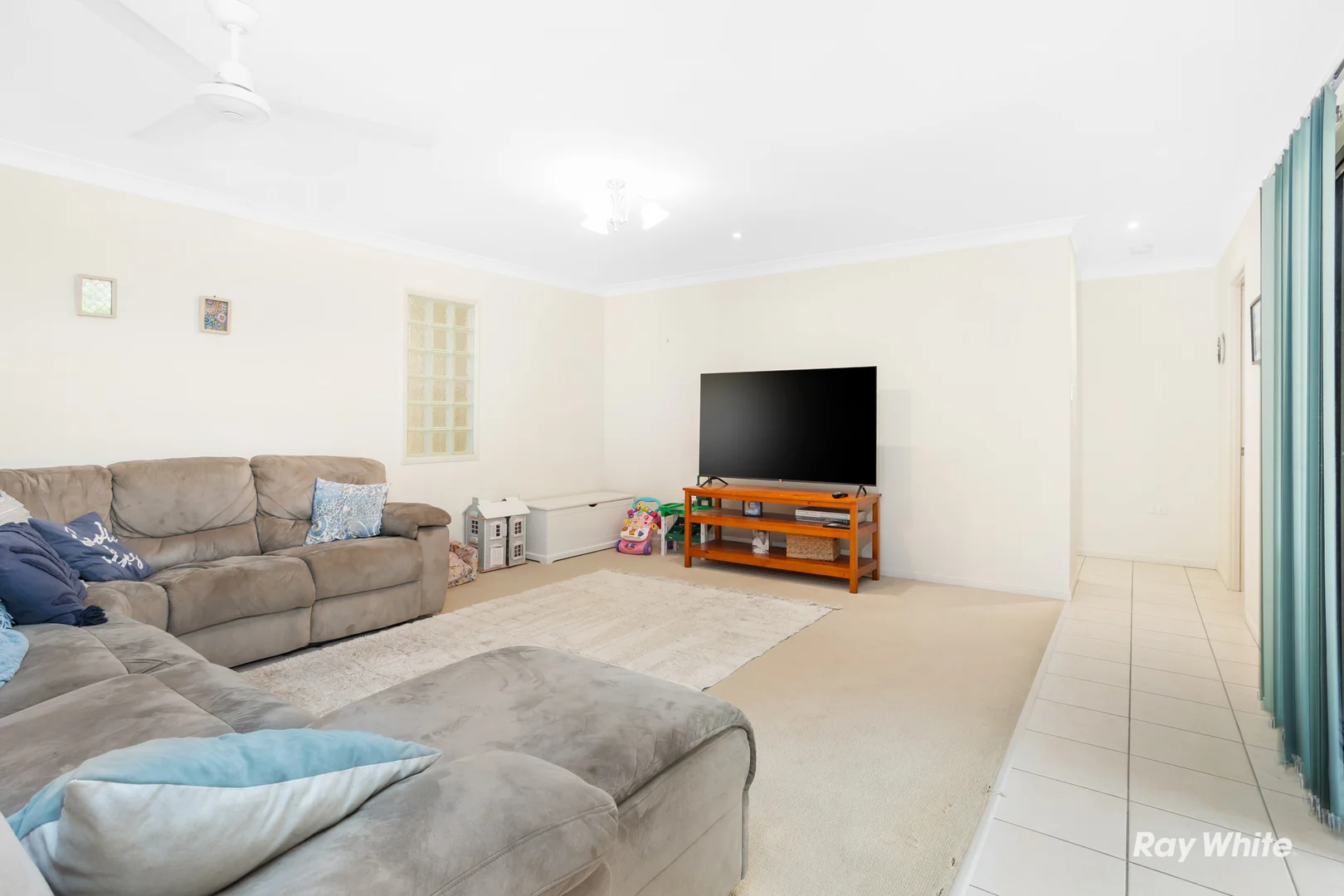 Additional image 5 of 10 Yearsley Grove, Pacific Heights QLD 4703