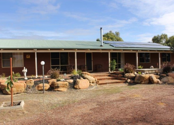 19 Cummings Crescent, Merredin WA 6415