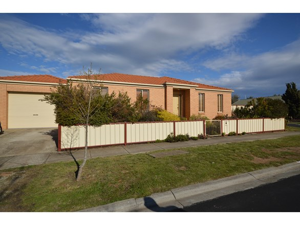 12 Pickering Close, Hoppers Crossing VIC 3029