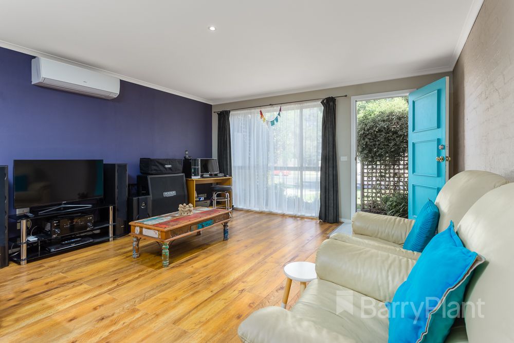 2/25 Shane Avenue, Seabrook VIC 3028, Image 2