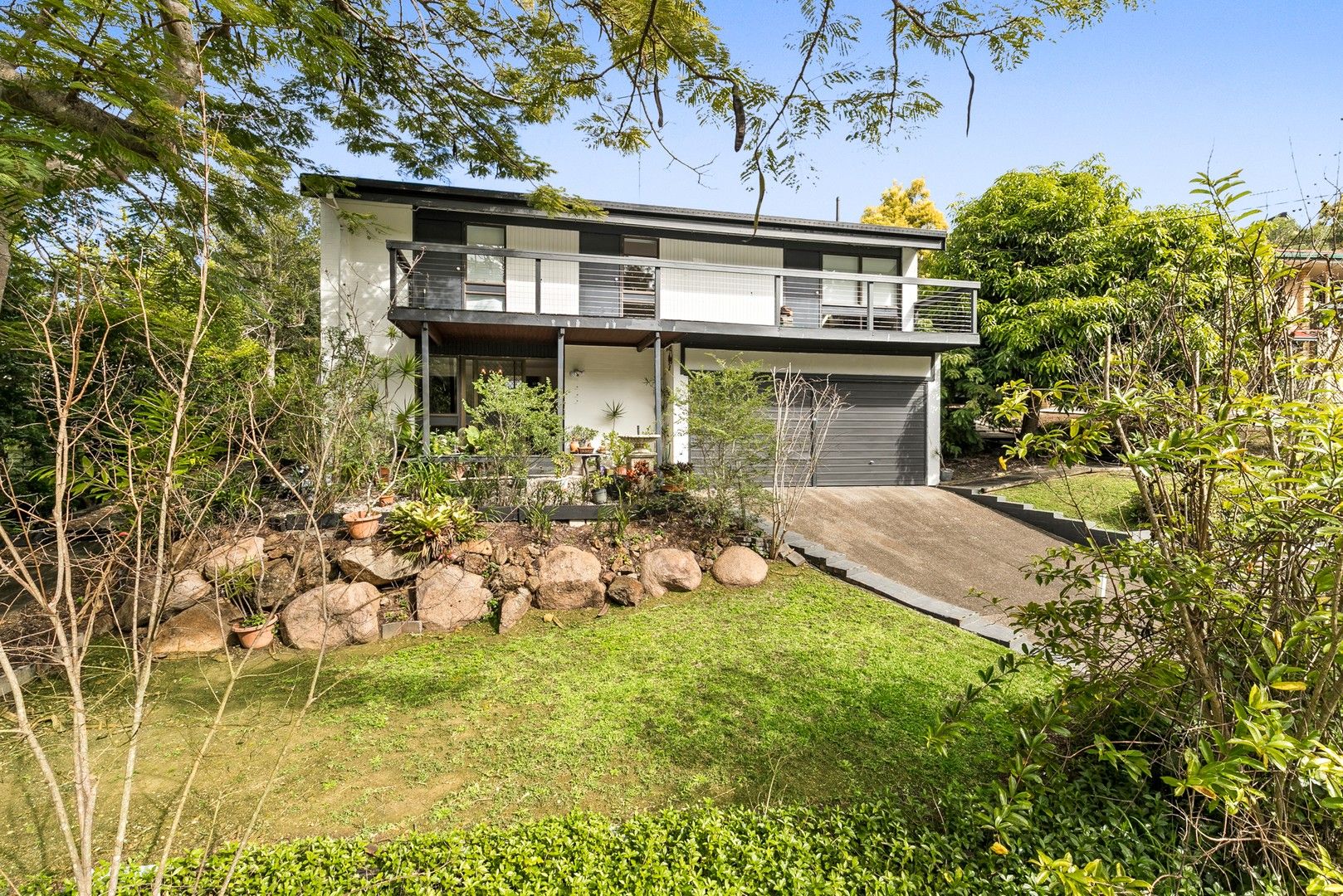 5 bedrooms House in 16 Struan Street CHAPEL HILL QLD, 4069