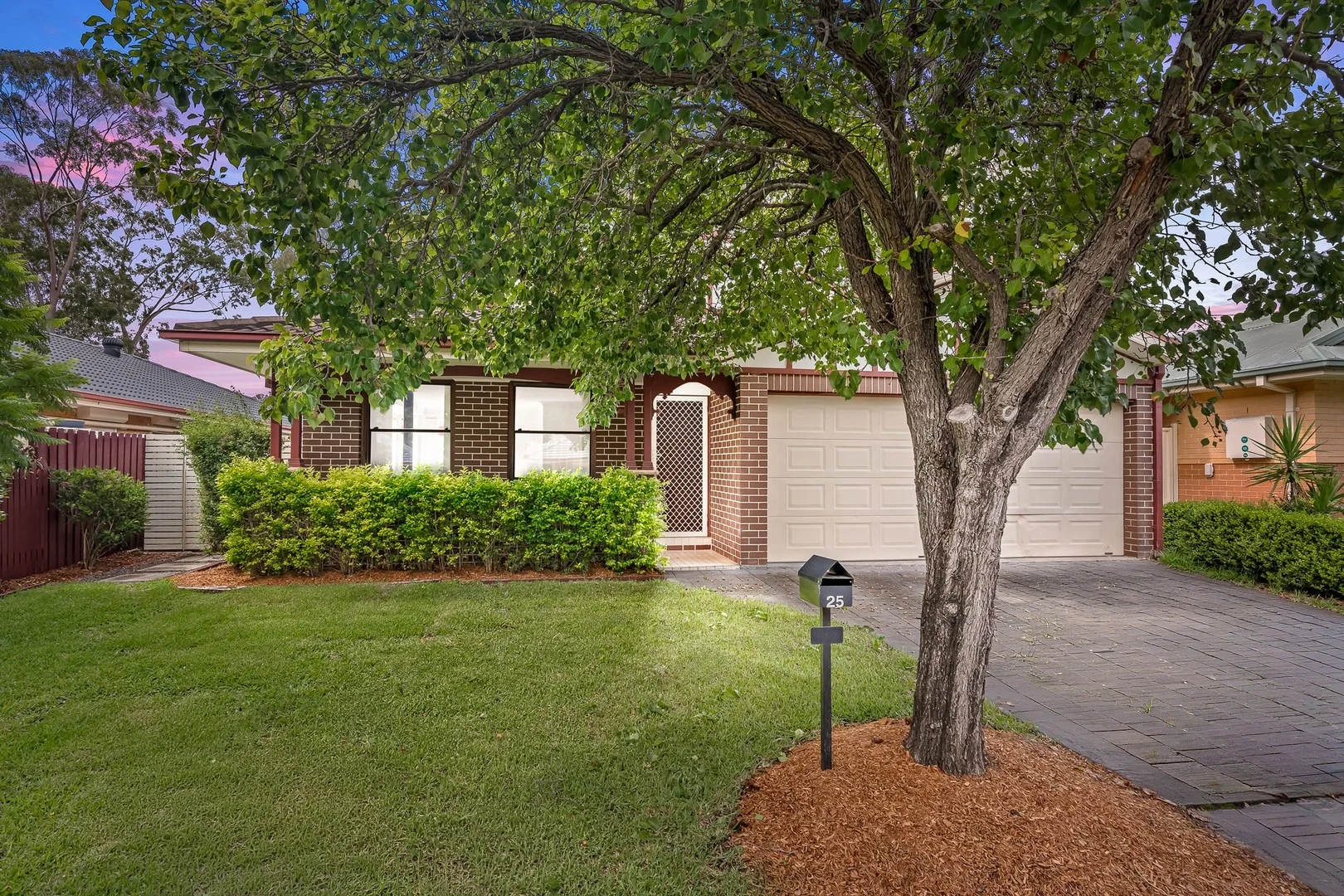 25 Corryton Court, Wattle Grove NSW 2173