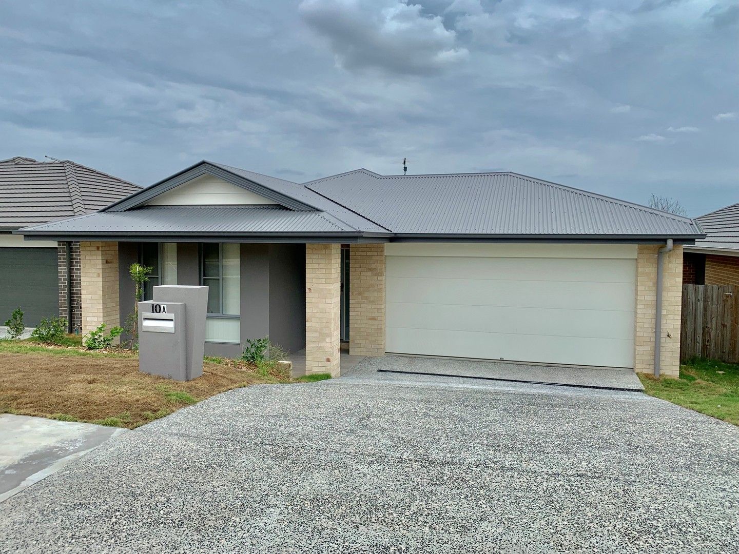 4 bedrooms House in 10A Holroyd Street BRASSALL QLD, 4305