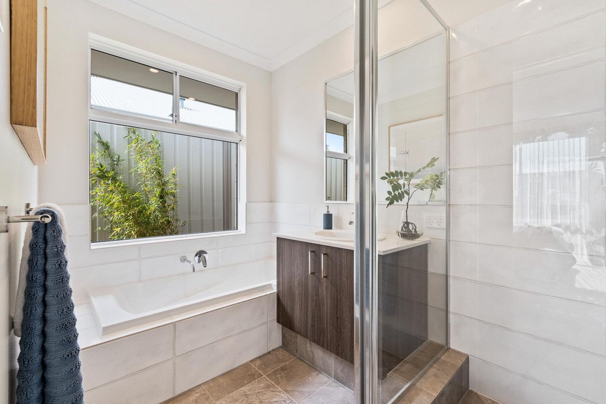 3 bedrooms House in Lot 1064 LABUAN Way CLARKSON WA, 6030