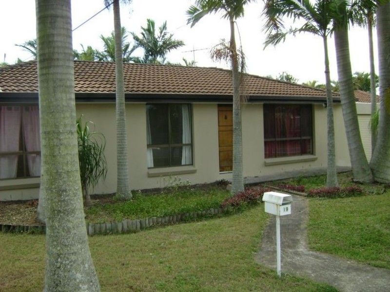 3 bedrooms House in 19 Higgins Street LOGANHOLME QLD, 4129