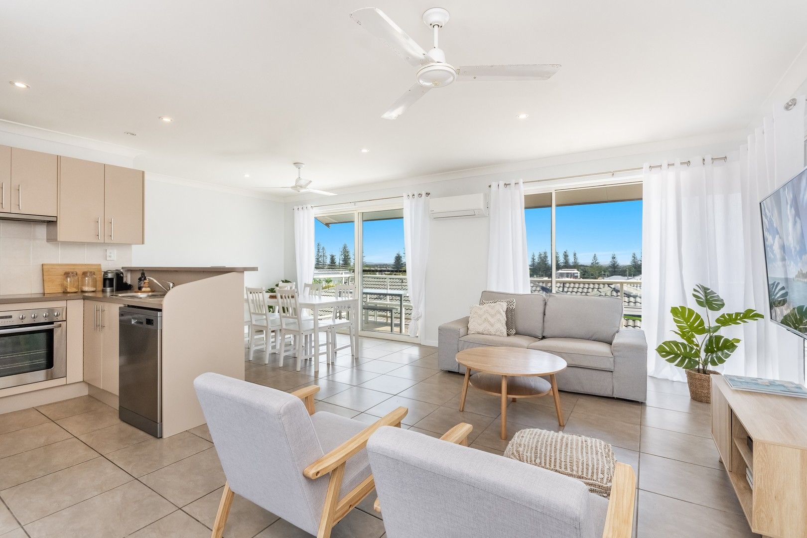 2 bedrooms Apartment / Unit / Flat in 2/38 Yamba Street YAMBA NSW, 2464