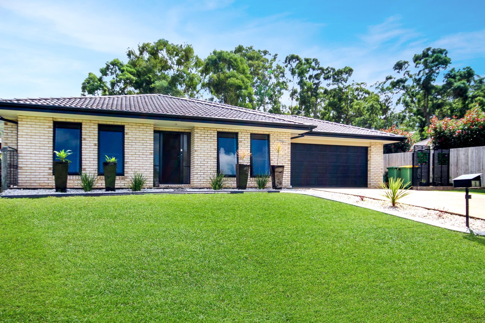 1 Teneale Place, Glass House Mountains QLD 4518