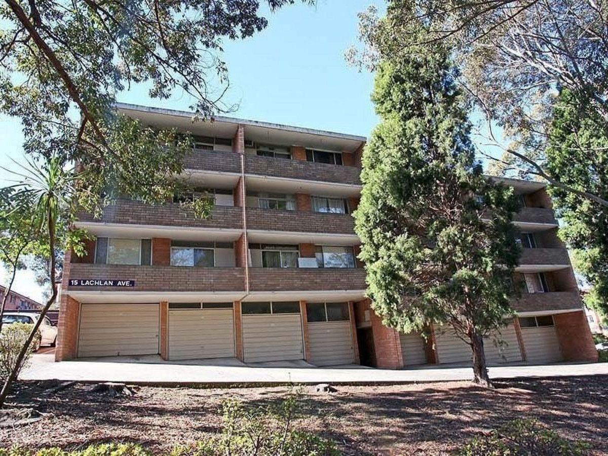 2 bedrooms Apartment / Unit / Flat in 2/15 Lachlan Avenue MACQUARIE PARK NSW, 2113