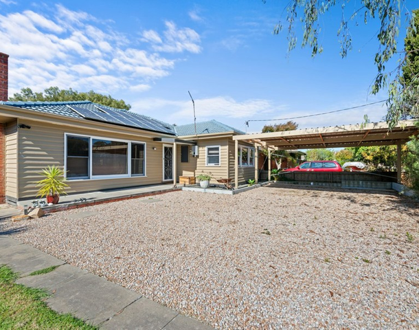 10 Dean Street, Bairnsdale VIC 3875