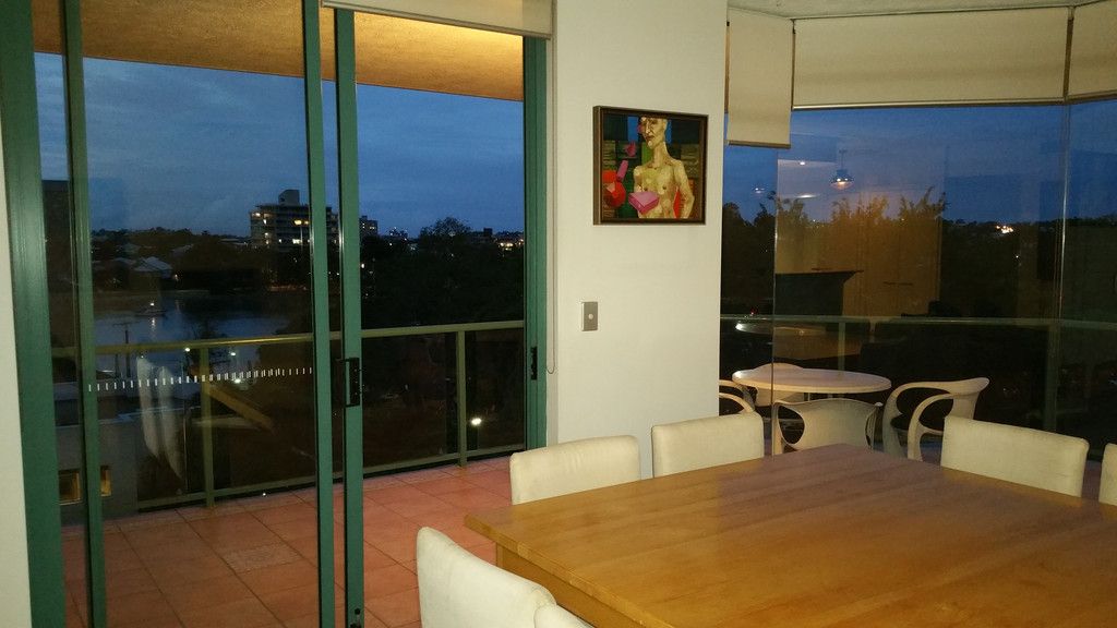 2 bedrooms Apartment / Unit / Flat in 7/10 Park Avenue KANGAROO POINT QLD, 4169