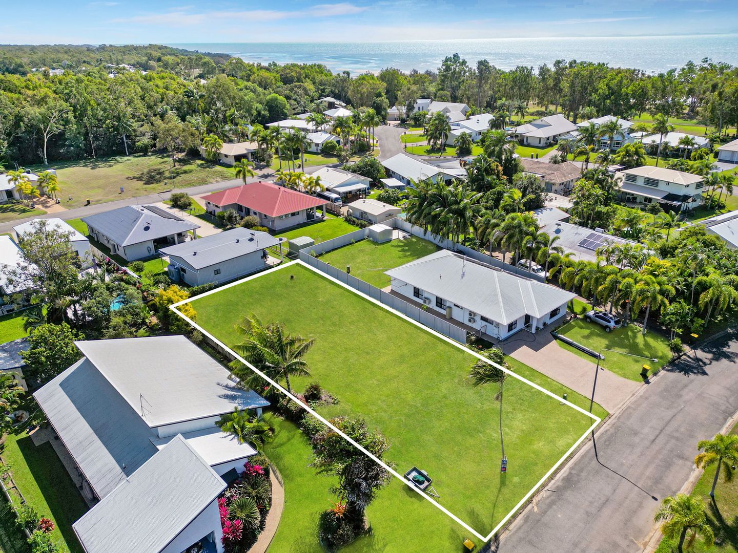 13 Virginia Court, Balgal Beach QLD 4816, Image 1