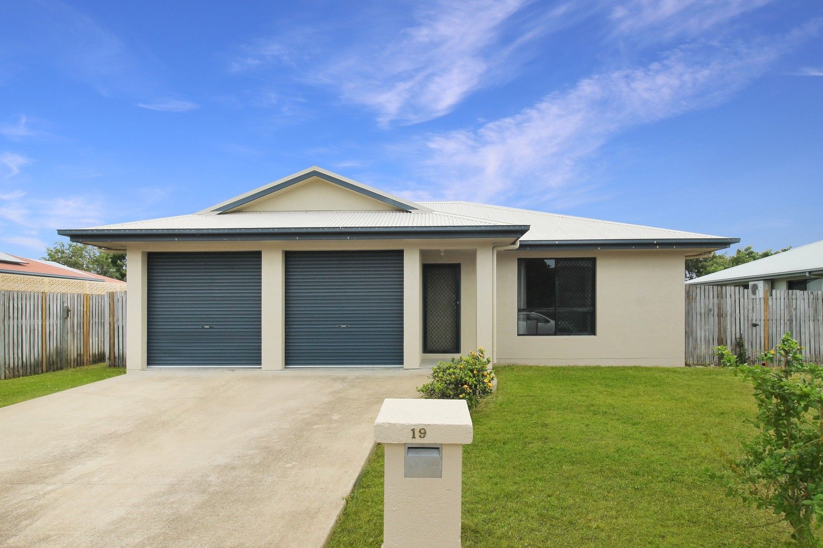 4 bedrooms House in 19 Amy Court KELSO QLD, 4815