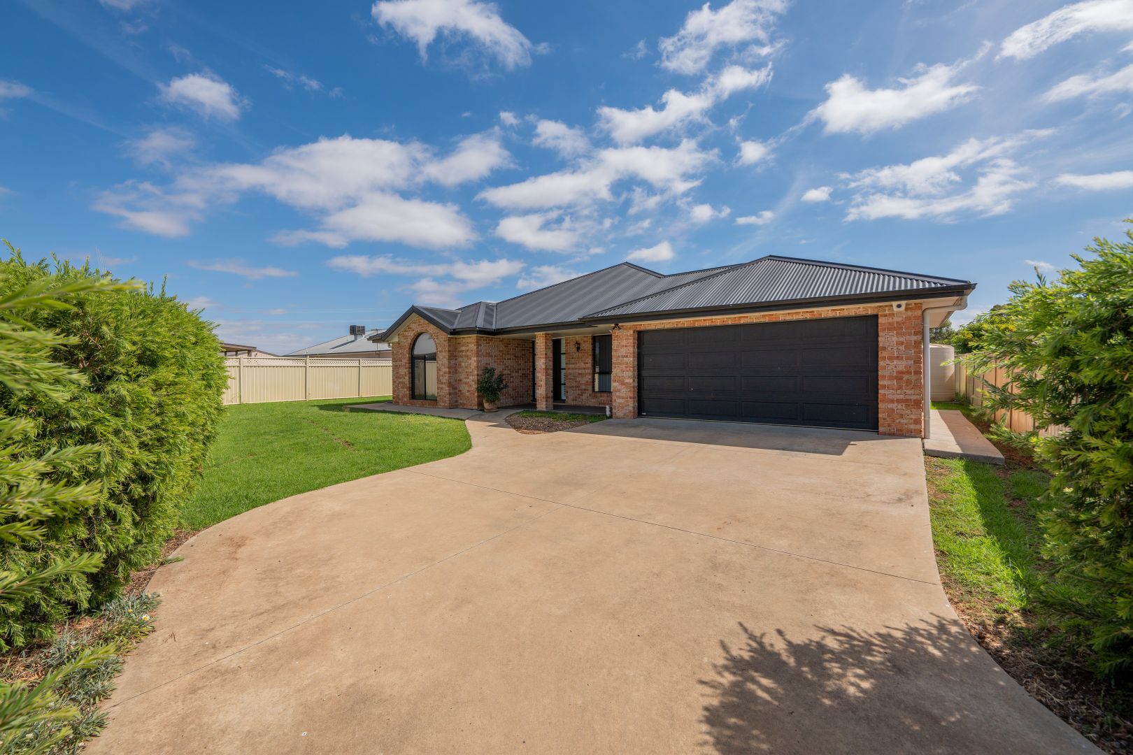 11 Dunstan Close, Forbes NSW 2871, Image 1