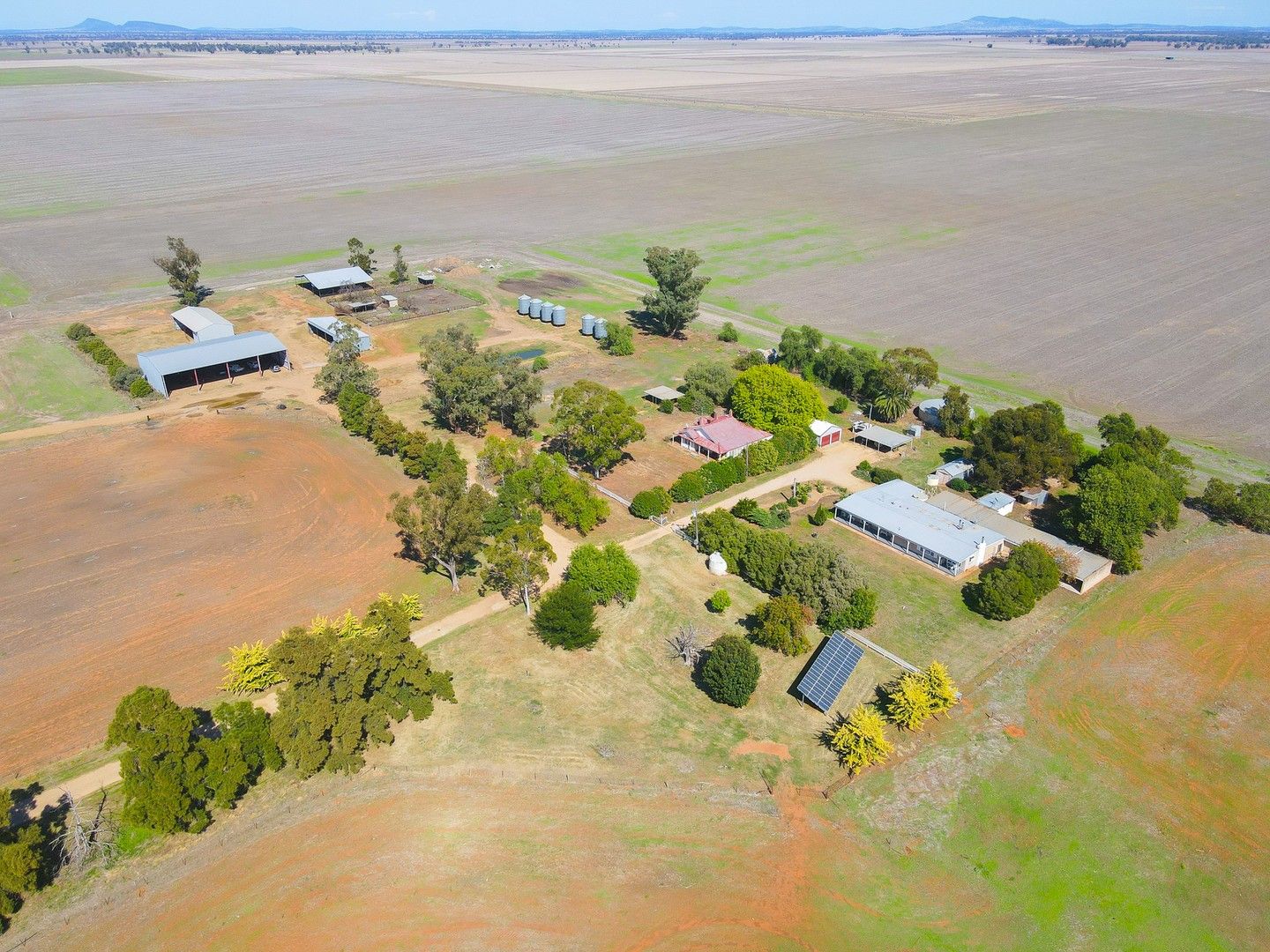 8 bedrooms Acreage / Semi-Rural in 'Delvin' 5031 Henry Lawson Way FORBES NSW, 2871