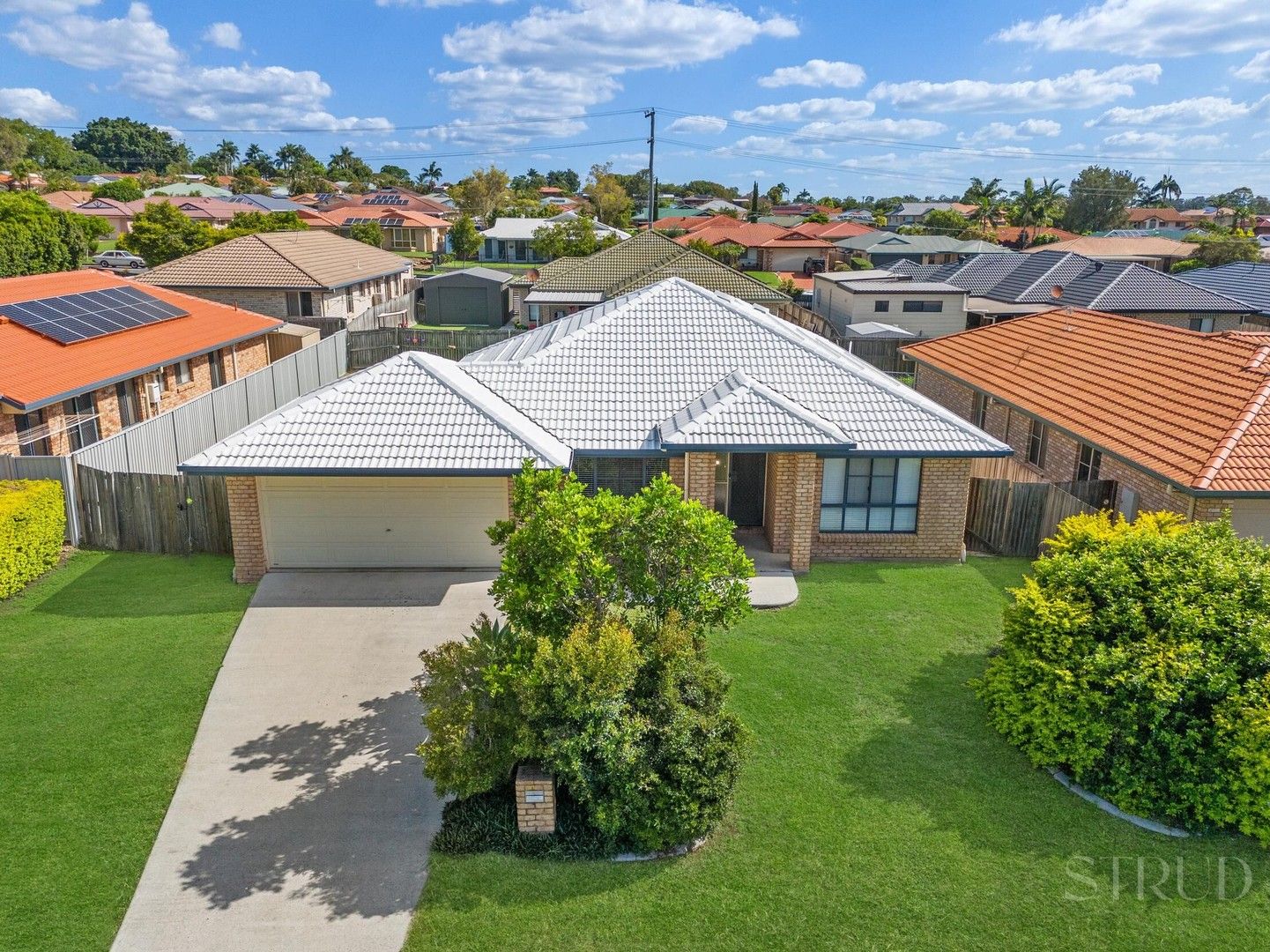 4 bedrooms House in 11 Dewhurst Crescent RACEVIEW QLD, 4305