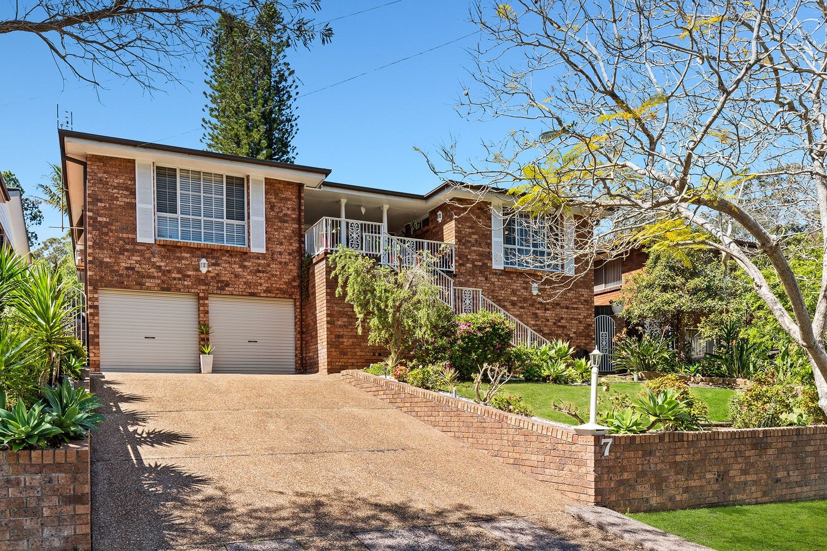 4 bedrooms House in 7 Valley View Road WYOMING NSW, 2250