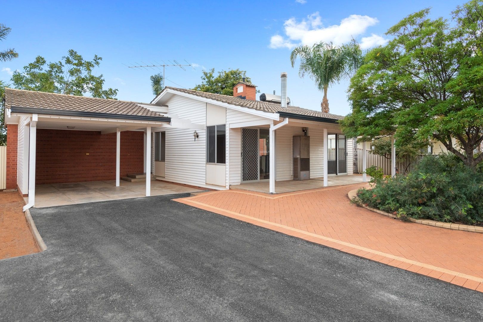 3 bedrooms House in 76 Killarney Street HANNANS WA, 6430