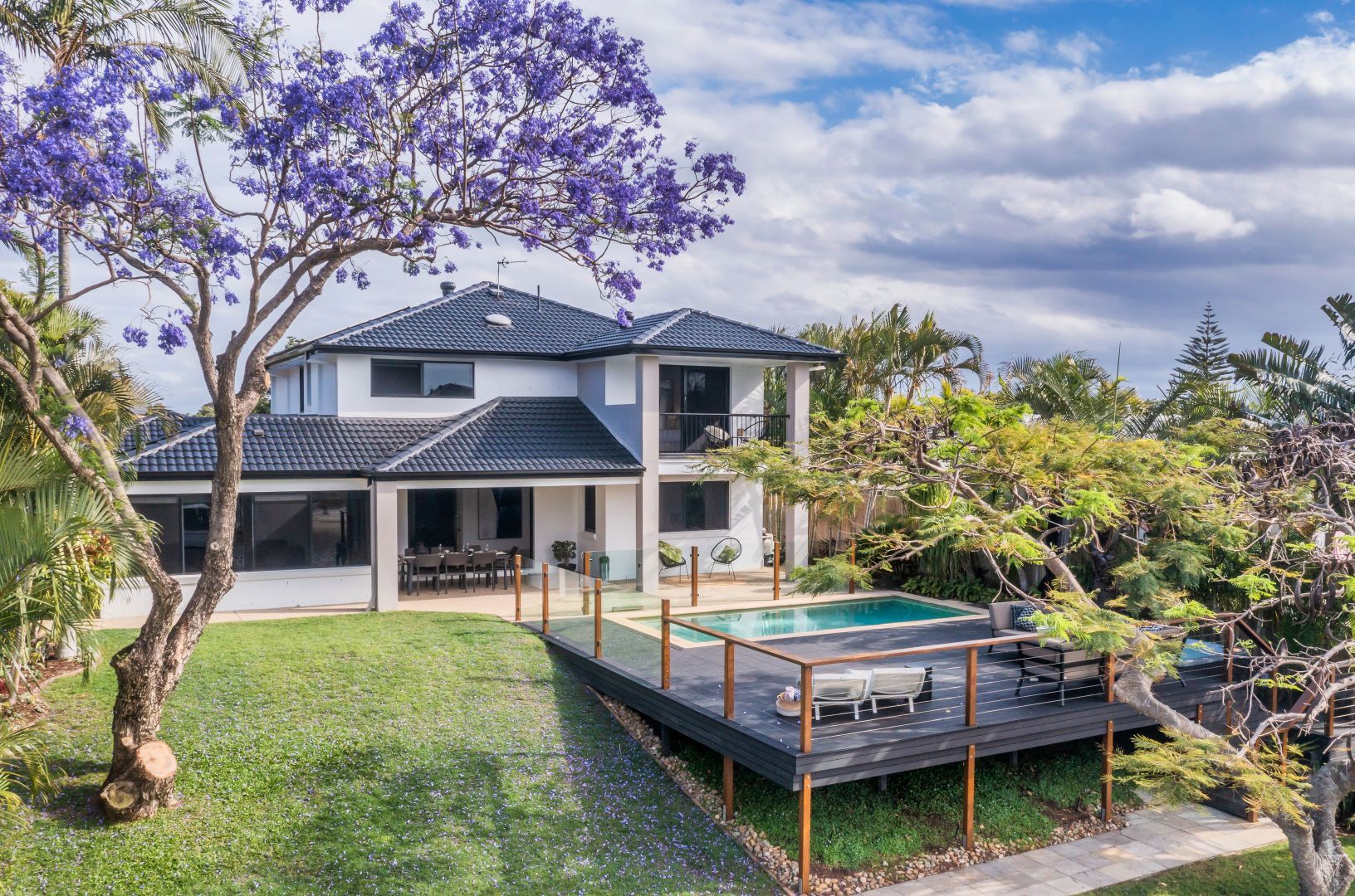 28 Gretel Drive, Mermaid Waters Property History & Address Research