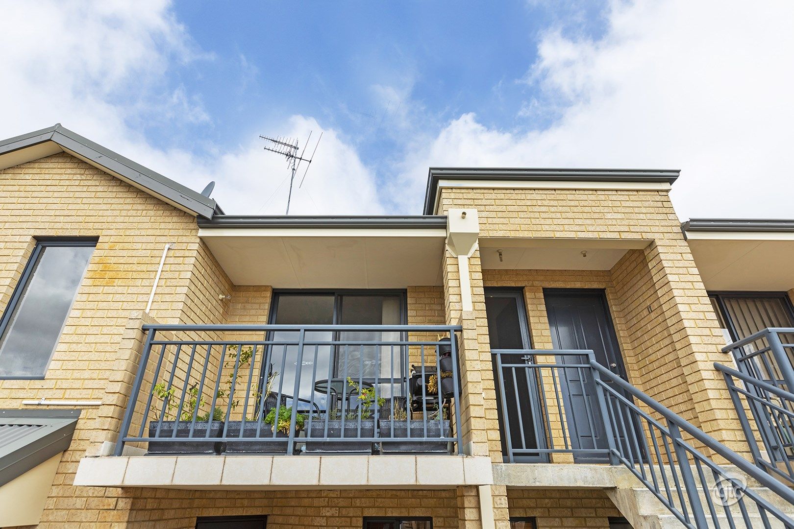 2 bedrooms Apartment / Unit / Flat in 12/89 Forrest Road HAMILTON HILL WA, 6163