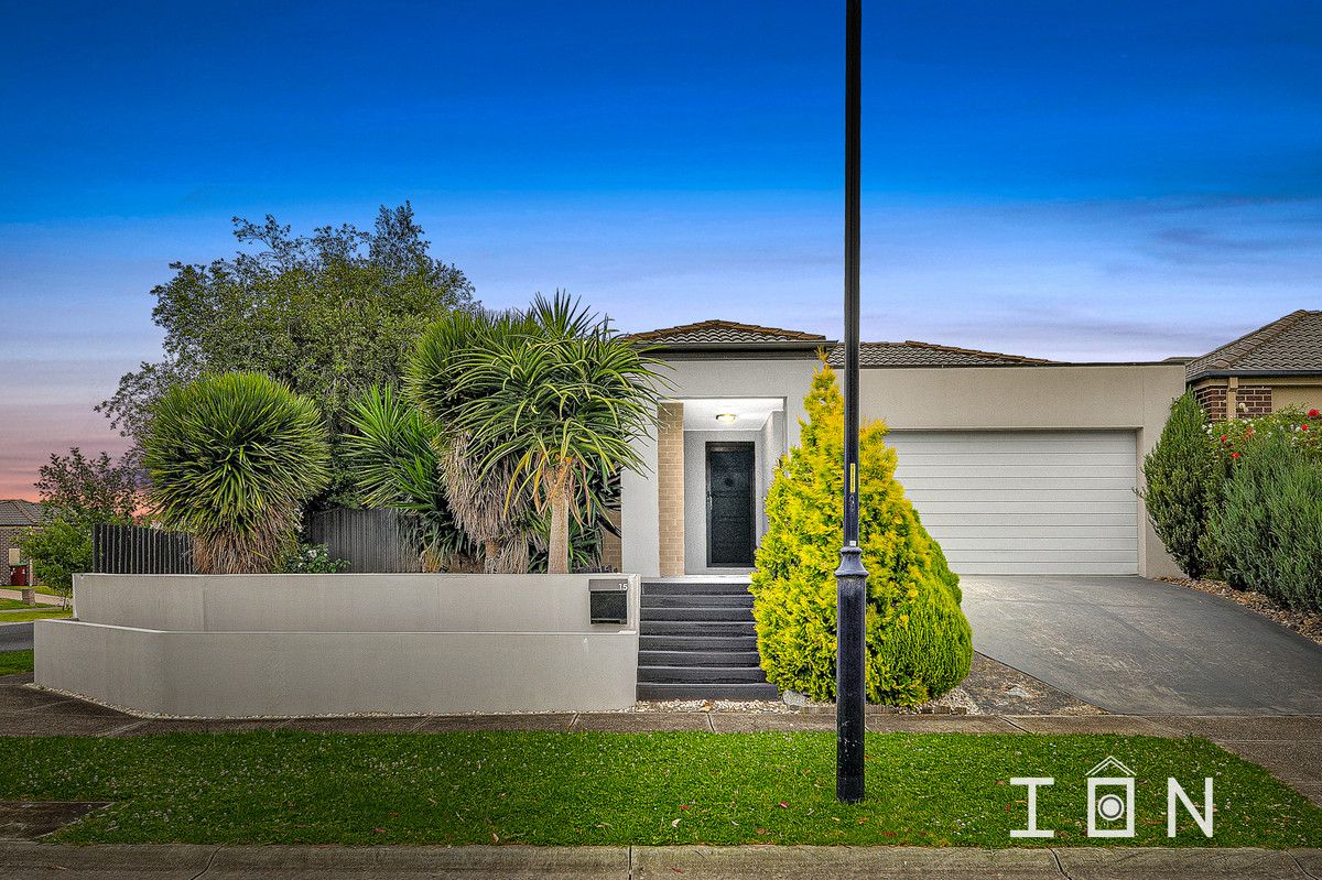 4 bedrooms House in 15 Cerbera Bend CRANBOURNE NORTH VIC, 3977